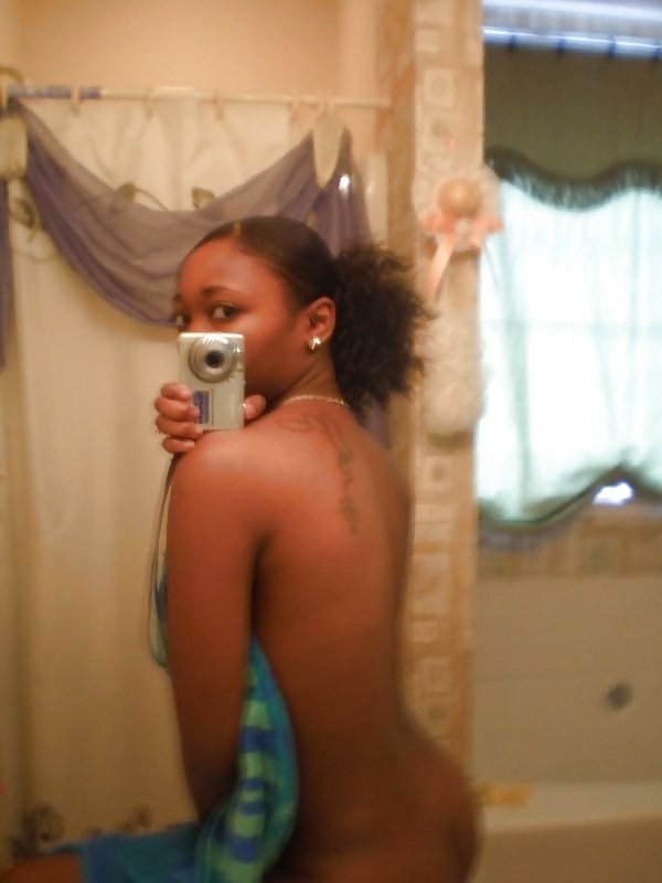 BLACK AMATEUR GIRLS - SELF PICS XVI #6845499