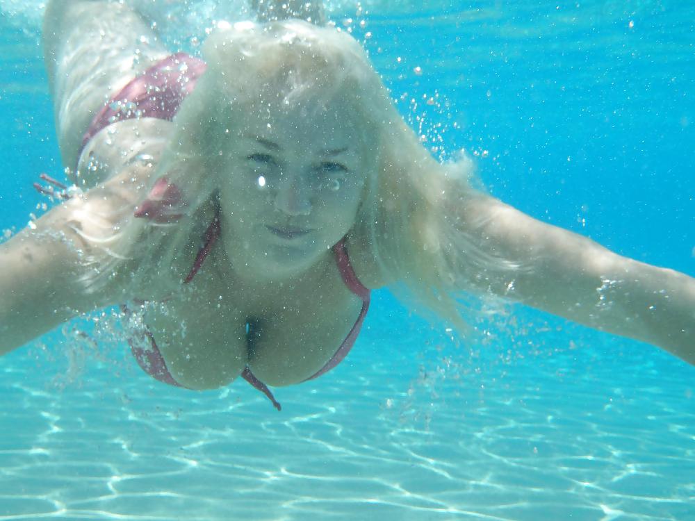 Putas al azar 3 
 #20379520