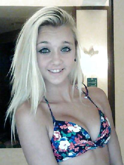 Putas al azar 3 
 #20379523