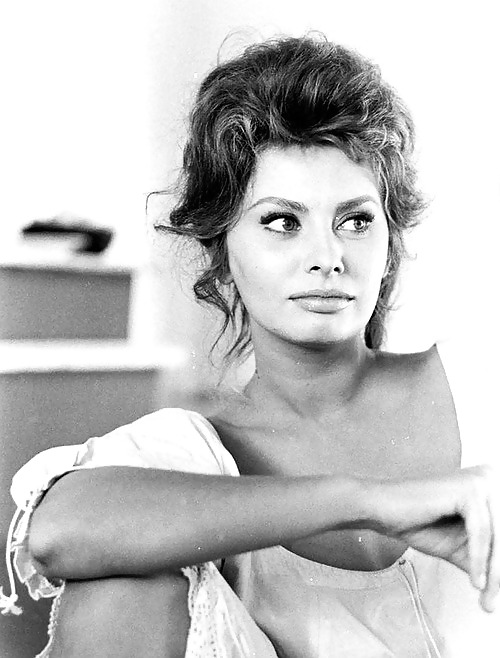 Sophia Loren - Sex-Symbol über Vergleichen #12215411