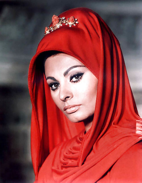 Sophia Loren - Sex Symbol Comparer Au-delà #12215430