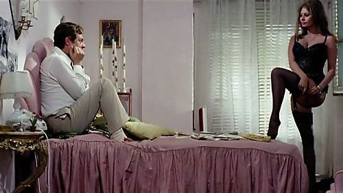 Sophia Loren - Sex Symbol Comparer Au-delà #12215505