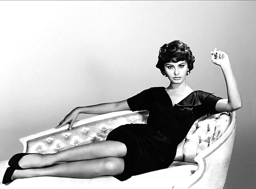 Sophia Loren - Sex Symbol Comparer Au-delà #12215638