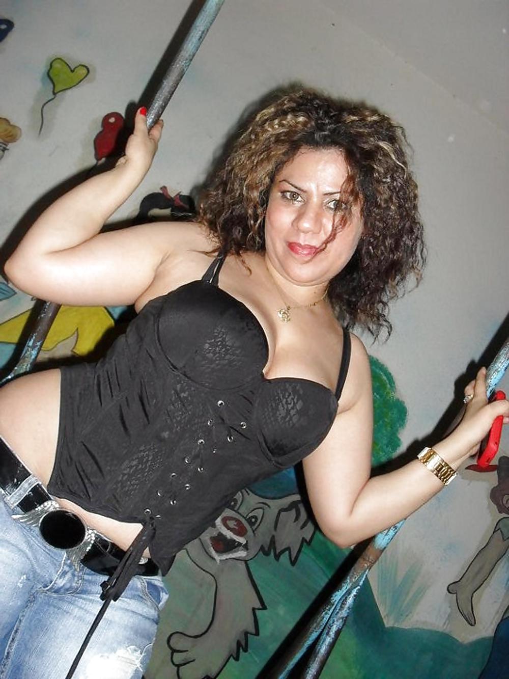 Thick arab with tatoo #9554748