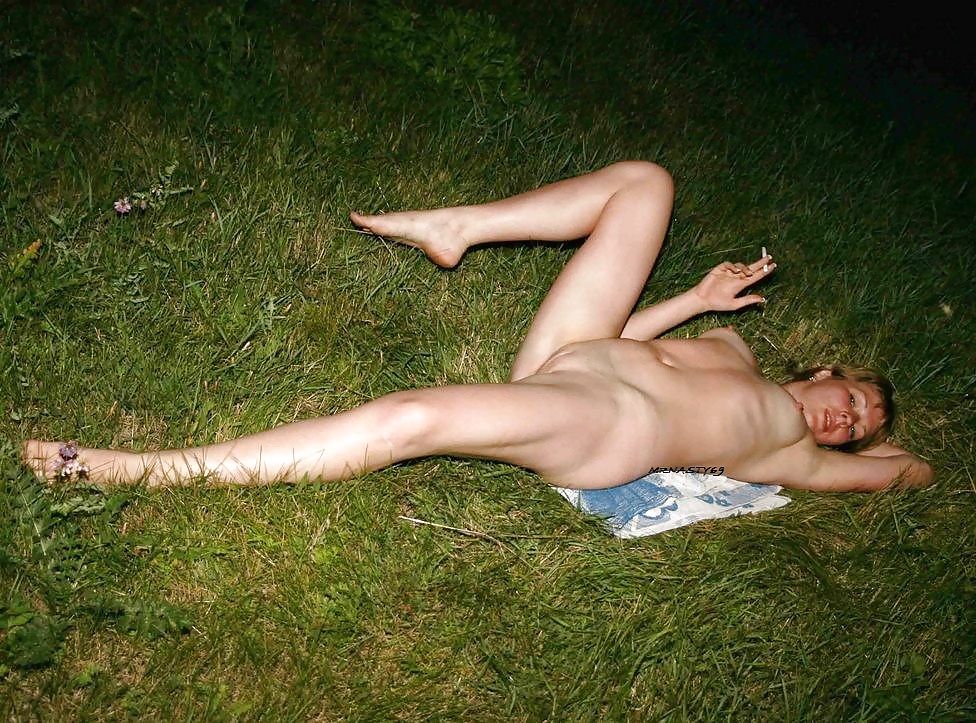 Wife Getting Naked In The Park #14751379