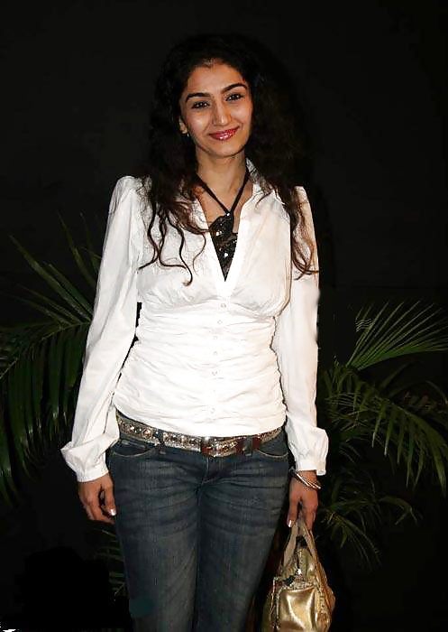 Anjali bhabhi
 #13040522