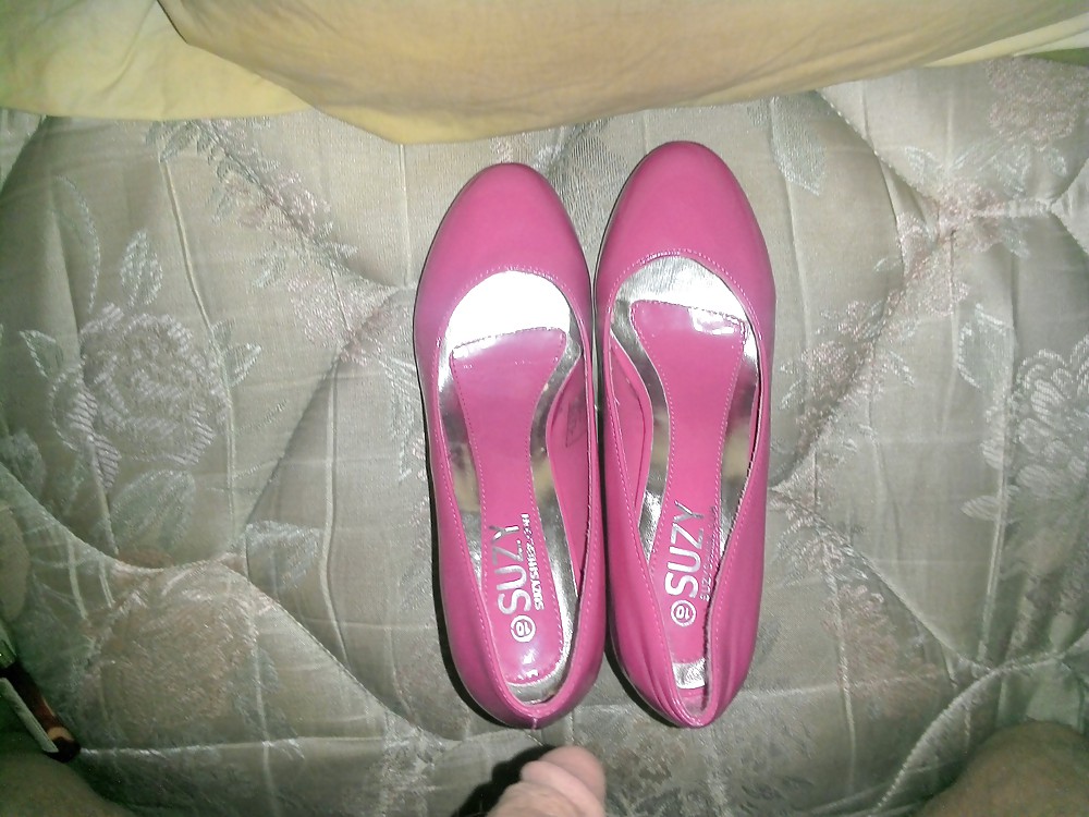 Stolen shoes from sisters friend  #17013088