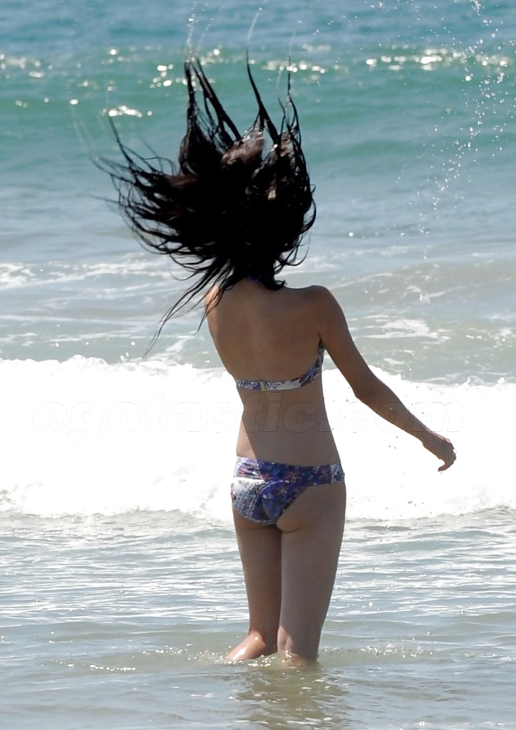Selena gomez bikini
 #11412636