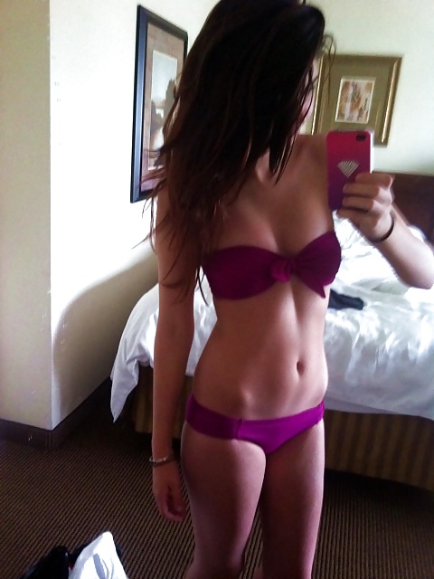 Selena gomez bikini
 #11412778