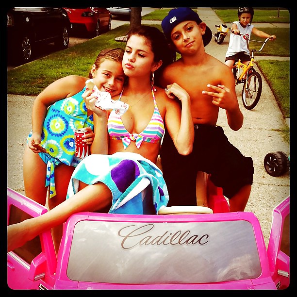 Selena gomez bikini
 #11412872