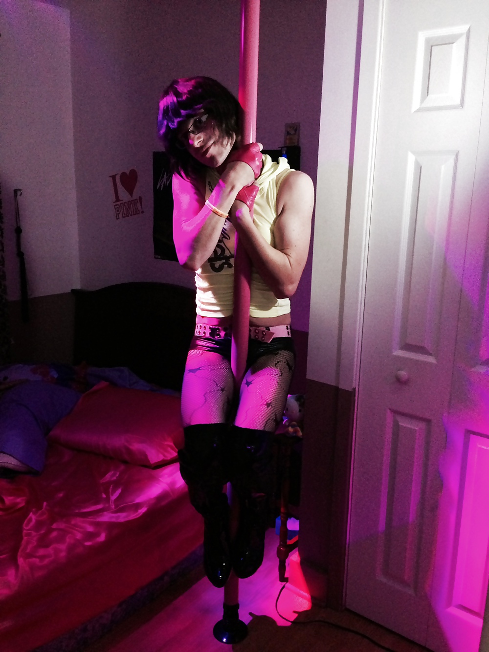 House pink pole dancing