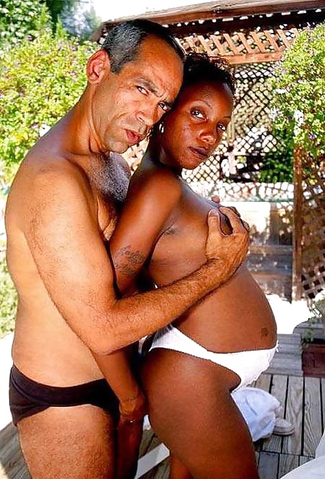 Sexy Femme Enceinte Noire #16463826