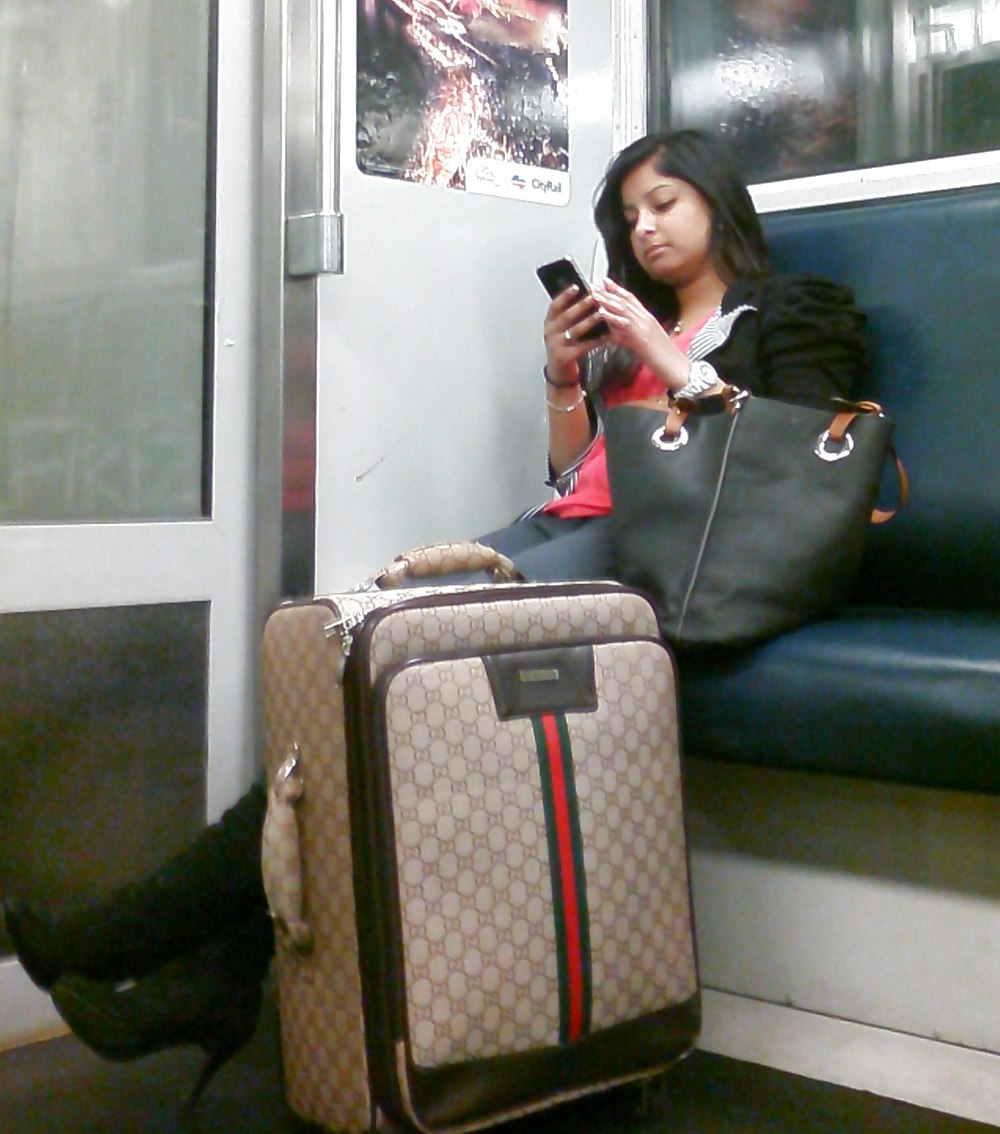 Filles Sur Le Train #14884671