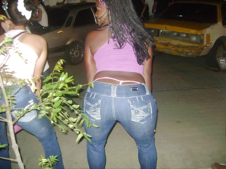 女性 (amigiutas 24)
 #12945867