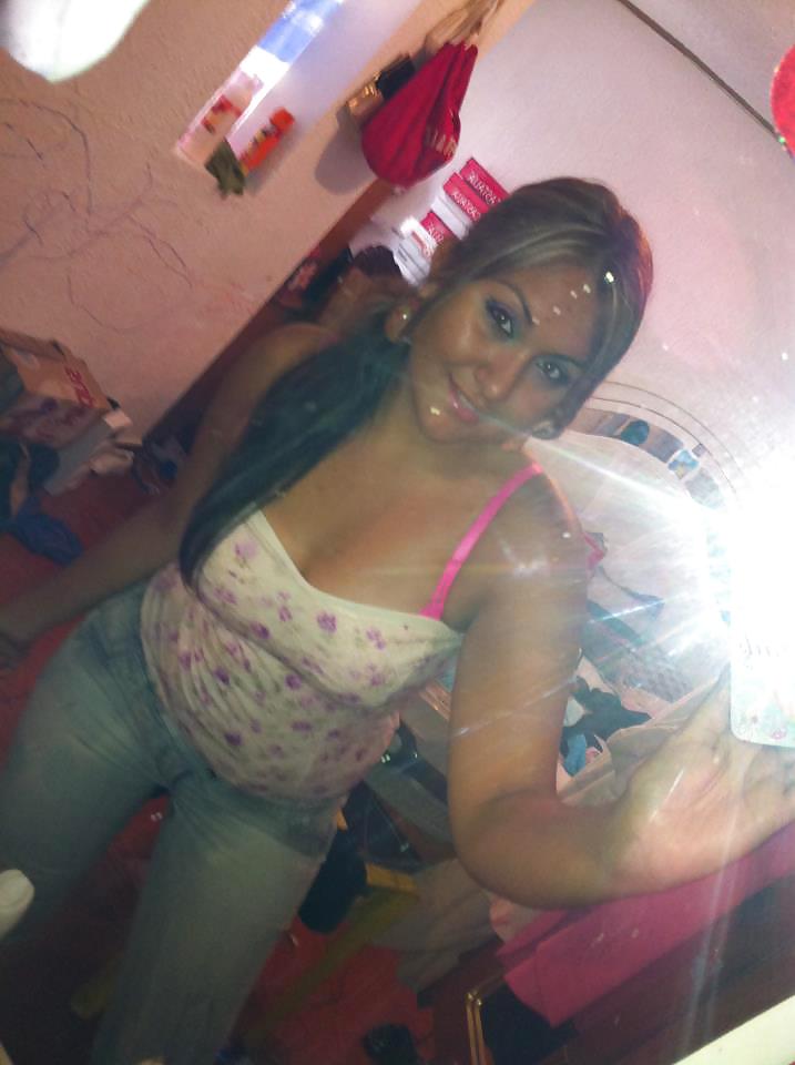 女性 (amigiutas 24)
 #12945933