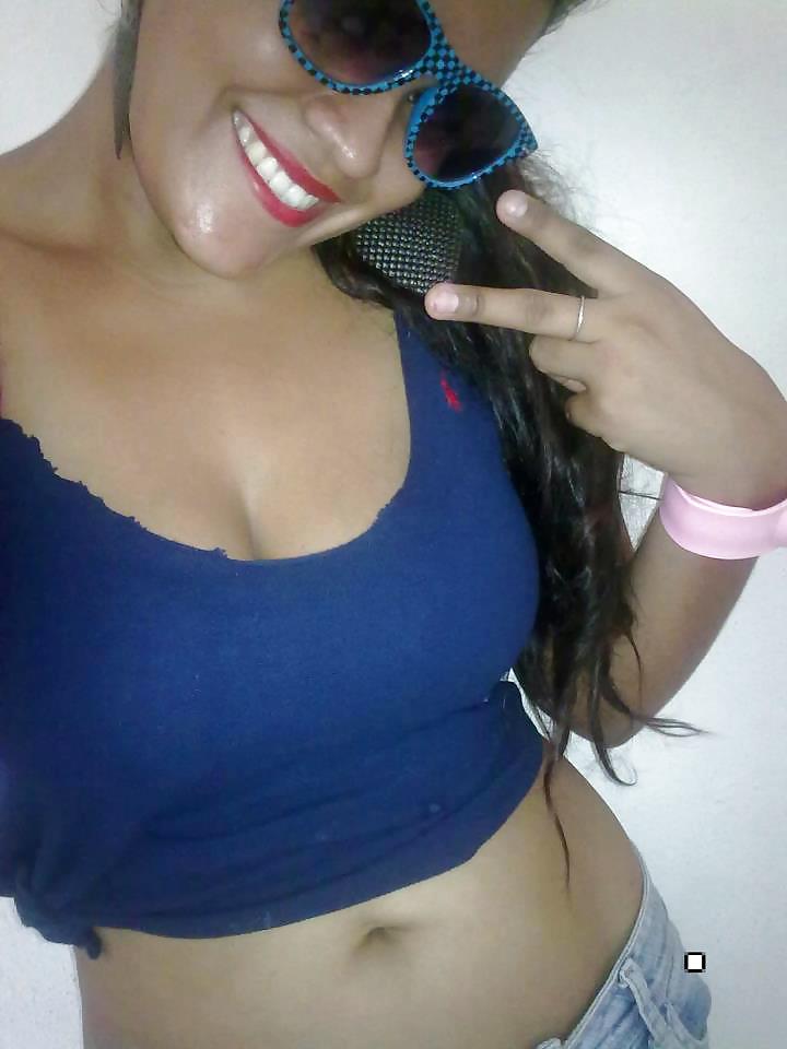 女性 (amigiutas 24)
 #12945939