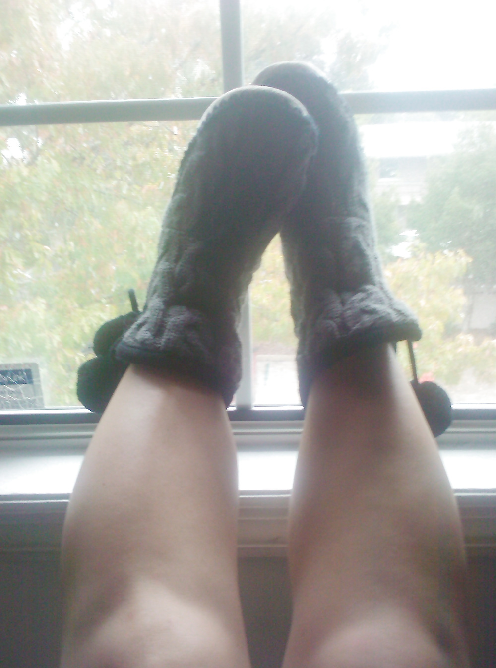 セーターとスリッパ
 #2132104