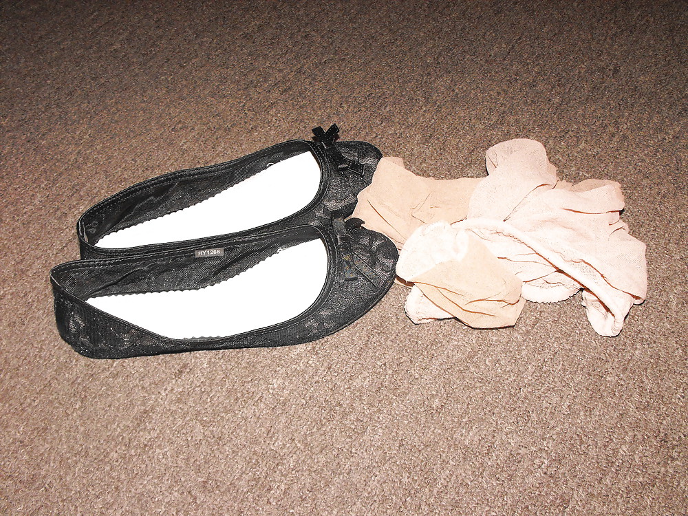 Mixed tights and ballerina flats..  #7756428