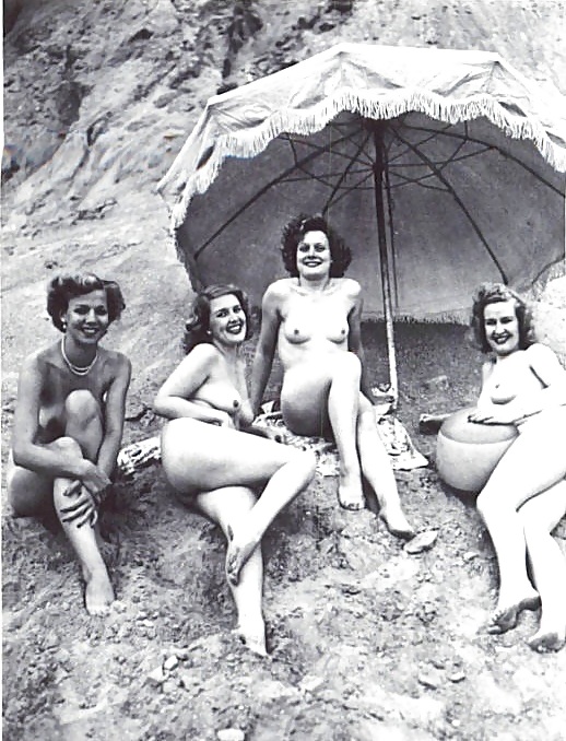 Groups Of Naked People - Vintage Edition - Vol. 4 #15400442