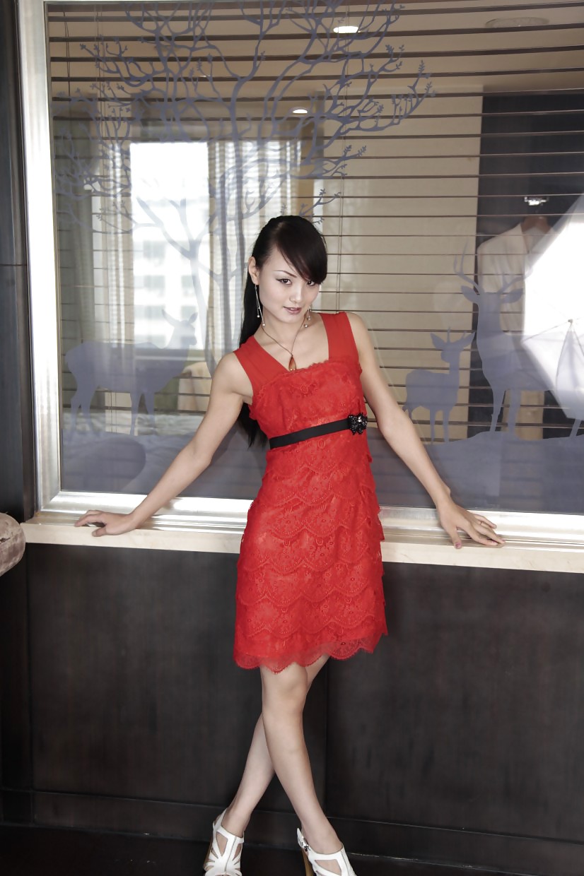 Dos chicas asiáticas calientes juegan 
 #17508129