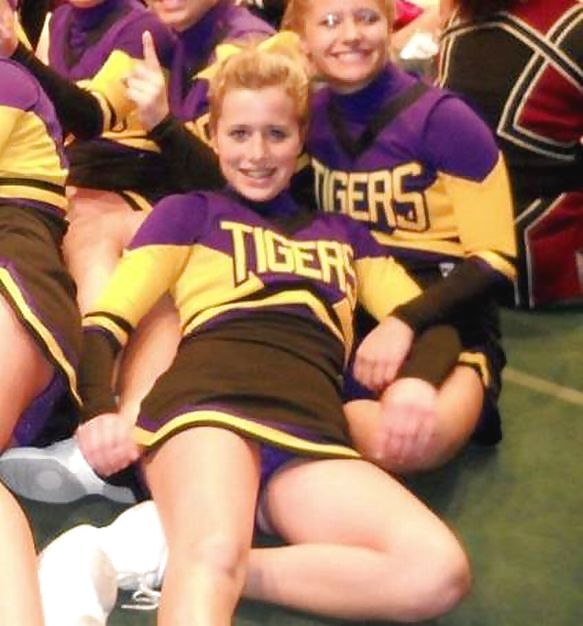 Sporty babes - cheerleaders #4029890