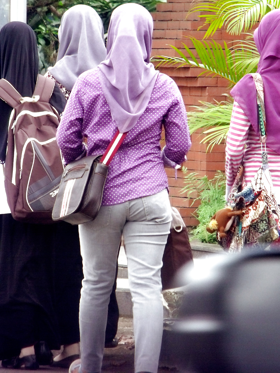 Sexy Teen In Hijab & Engen Jeans #15944175