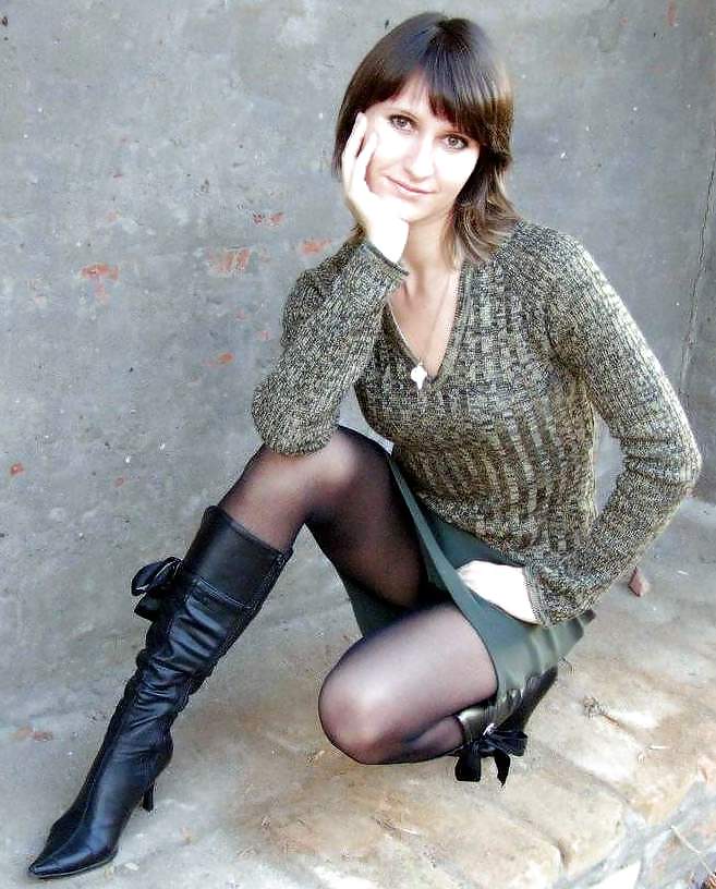 Hot MATURES & MILFS In BOOTS...(1) #22147501