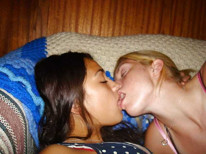 Girls making out with other girls #3165017