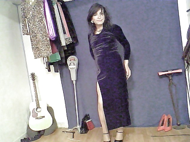 Long black velvet dress #4287768