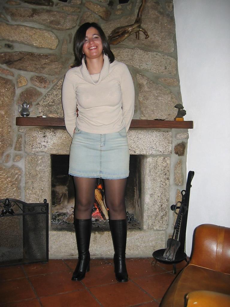 En strapsen u. nylons zum bewichsen zur schau gestellt 
 #5939940