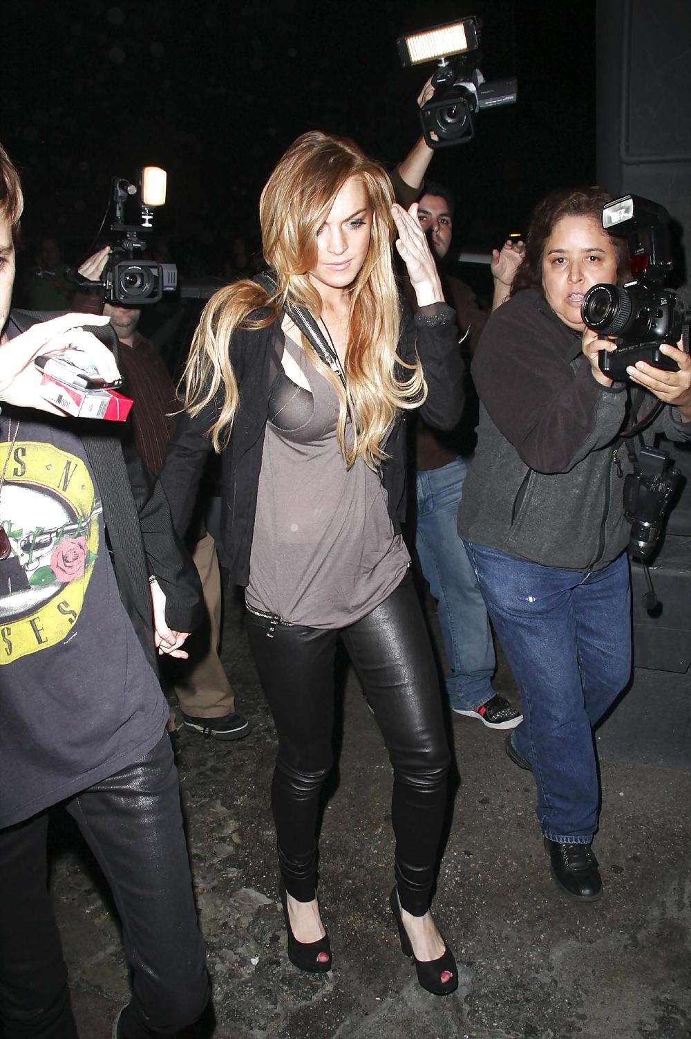 Lindsay Lohan fuori con il suo uomo
 #3713472