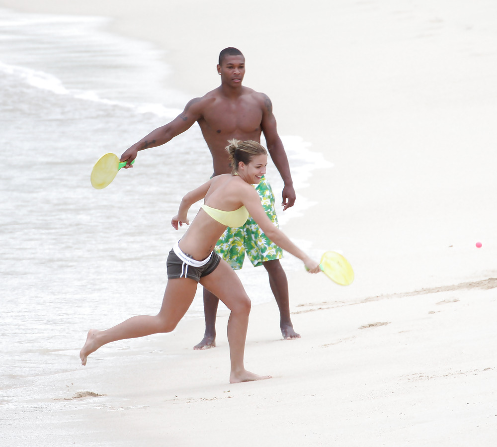 Gemma Atkinson Gelben Bikini Urlaub In Der Karibik #4641635
