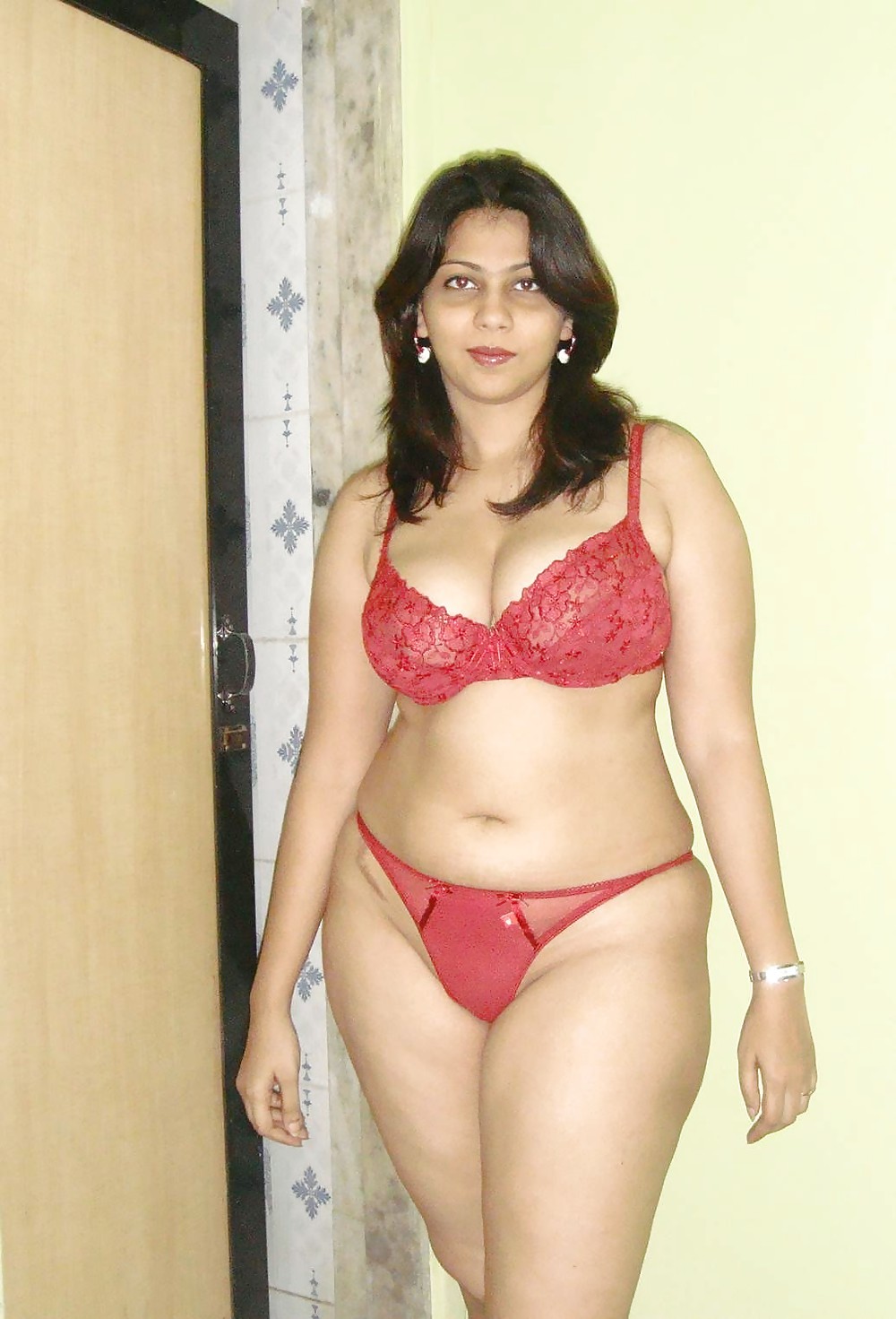 Curvilicious India! #9827574