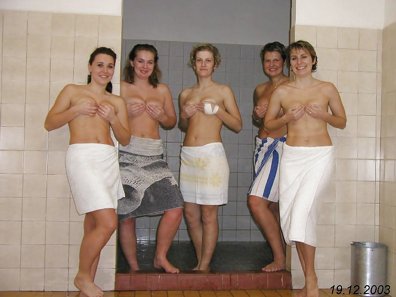 Mädchen, Die Zusammen: Jugendliche In Der Dusche #16417065