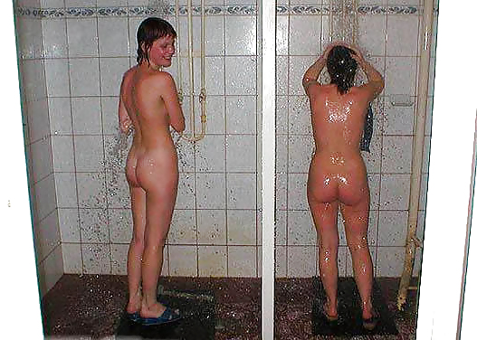 Mädchen, Die Zusammen: Jugendliche In Der Dusche #16417078