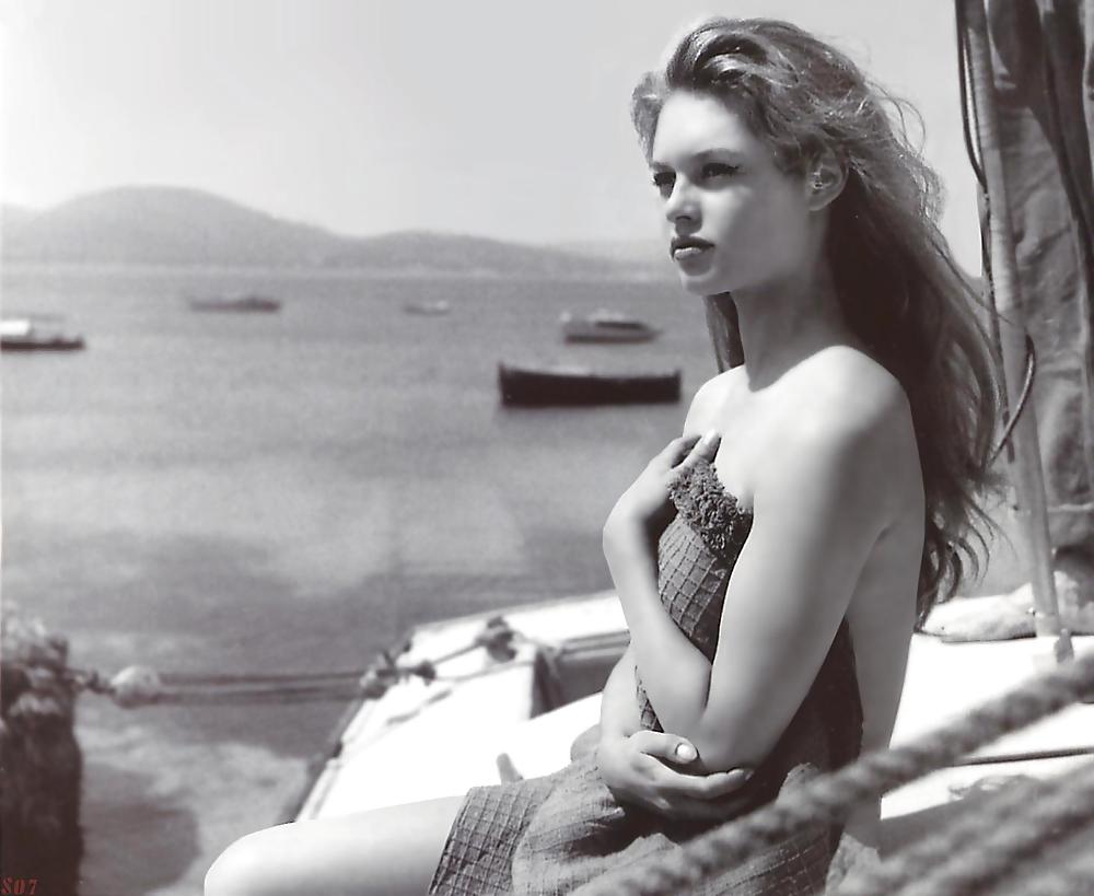 Celebs - Brigitte Bardot #5086709