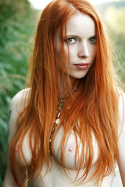 Rossa, capelli rossi, donne bellissime. bisogna amarle!
 #16023524