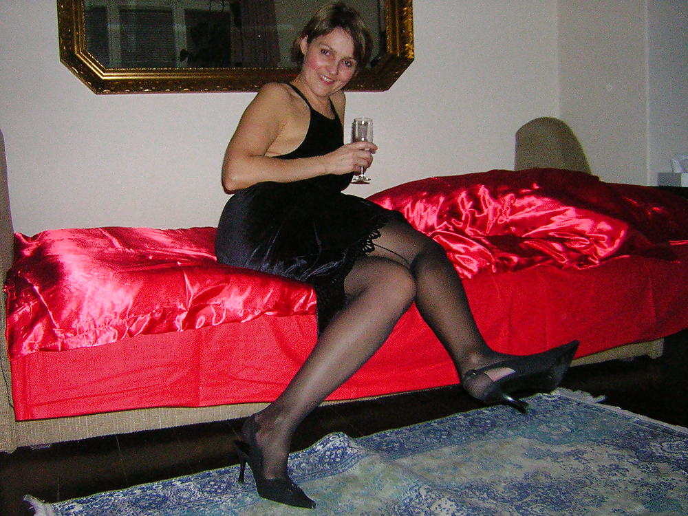 Sexy mature Milf posing in stockings #5232778