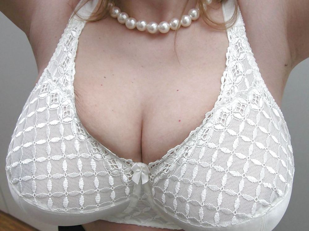 Mega tits in tight bra 2 #17882216