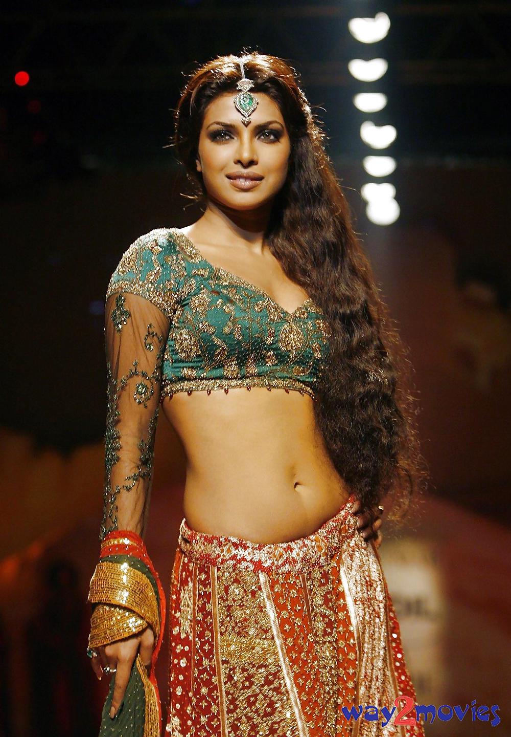 Indian actresses (Bollywood) hot navel show (non-nude) #7096478