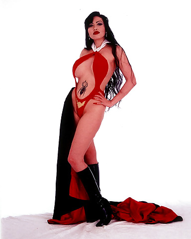 Vampirella  modelos #12448390