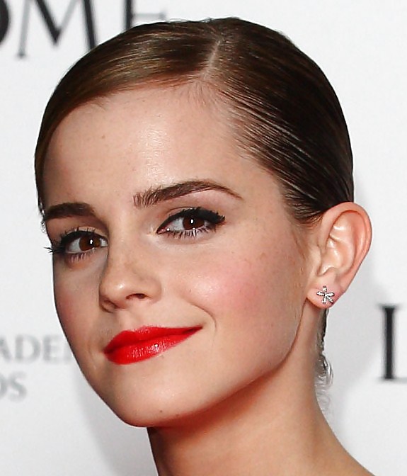 Pieds Emma Watson Et Le Visage Méritent Sperme Chaud #11155465