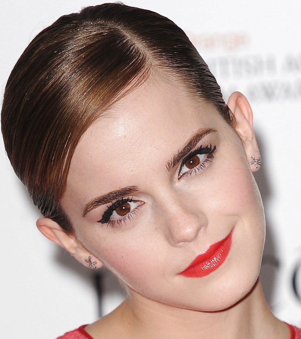 Pieds Emma Watson Et Le Visage Méritent Sperme Chaud #11155503