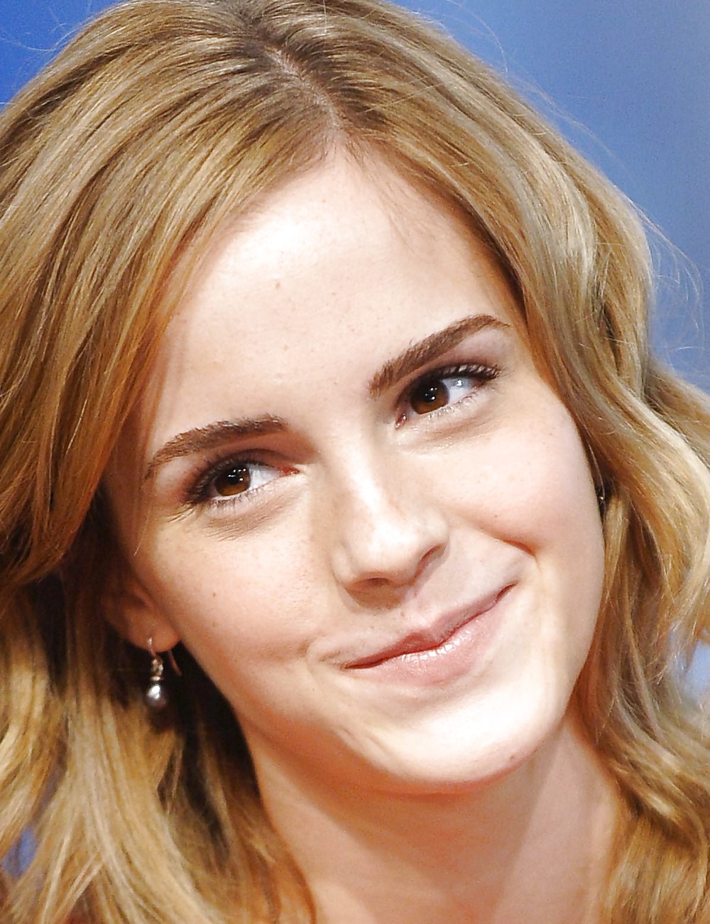 Pieds Emma Watson Et Le Visage Méritent Sperme Chaud #11155628