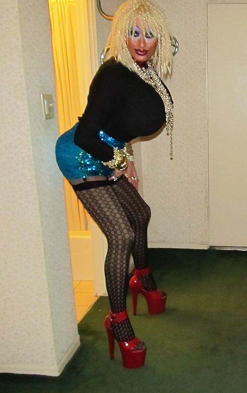 More makup and heel girs #13730483