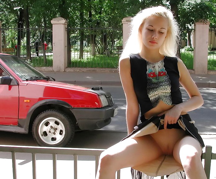 Wifes flashing  #8830180