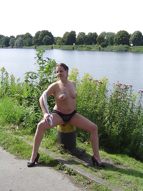 Nicole Berghaus aus Gelsenkirchen nackt outdoor 2 #8560204