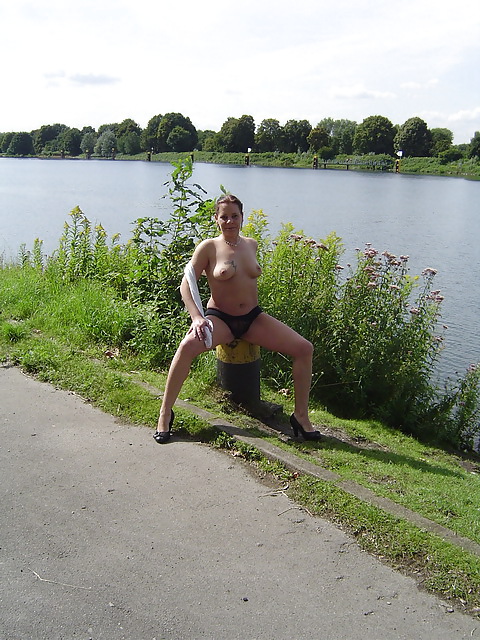 Nicole Berghaus aus Gelsenkirchen nackt outdoor 2 #8560236