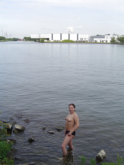 Nicole Berghaus aus Gelsenkirchen nackt outdoor 2 #8560321