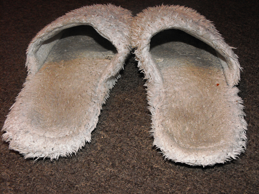 Girlfriend nylon feet and very worn slippers #5056741